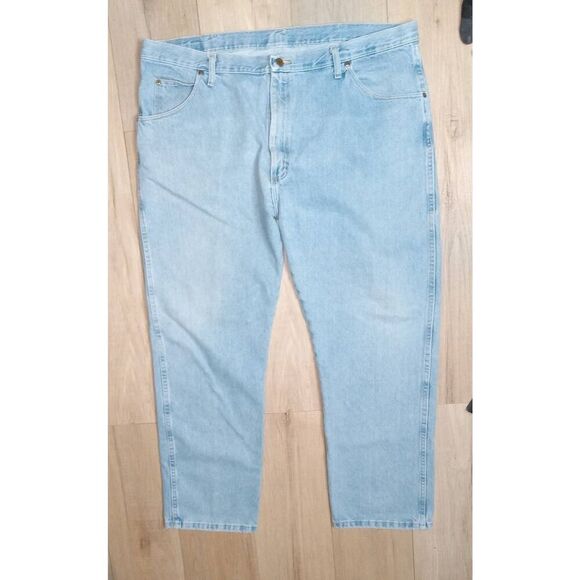 Med Light Wash Regular Fit Wranglers Size 42 x 30 - Picture 1 of 5